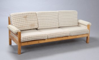 Dansk møbelproducent. Tre-pers. sofa, ternet uld