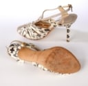 Jimmy Choo. Et par åbne stiletter af slangepræget læder, str. 38