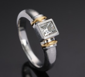 Solitaire diamantring af 18 kt. hvidguld, ca. 0.25 ct.