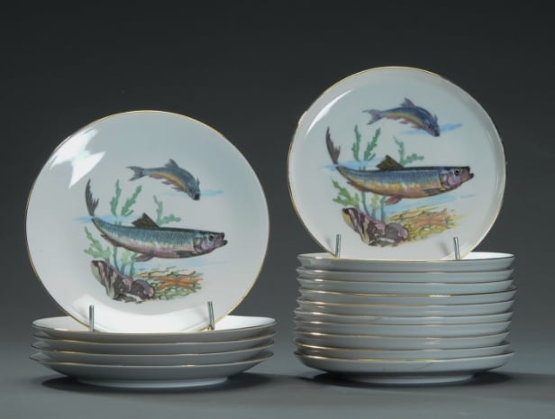 Kahla og Colditz. 16 fisketallerkener, porcelæn (16)