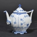 Royal Copenhagen / Kgl. P. Musselmalet Helbonde. Tekande / tepotte med låg, porcelæn, nr. 1119 1. & 2. sort. 