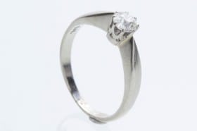 Solitaire ring med diamant  på ca. 0.30 ct, 14 kt. hvidguld