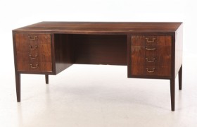 Danish master carpenter. Freestanding rosewood desk, 1940-50s