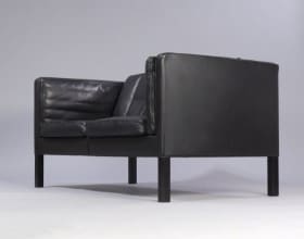 Børge Mogensen. To-pers. sofa i sort læder, model 2335