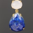 A pair of gold-plated sterling silver earrings with lapis lazuli and white agate (2)