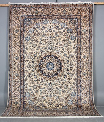 Persisk Nain. Håndknyttet tæppe, 370 x 247 cm
