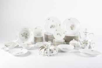 Bing & Grøndahl. Chrysanthemum service af porcelæn med guldkant (69)
