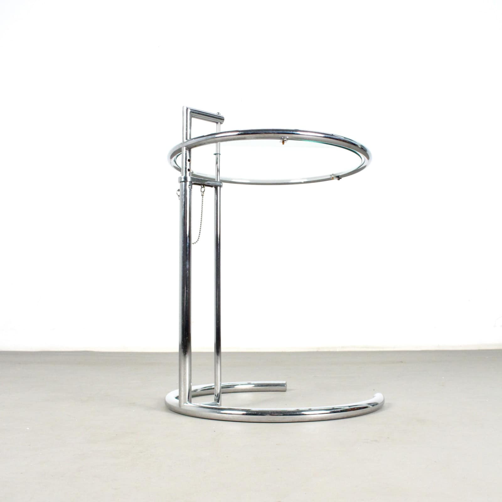 Eileen Gray, Beistelltisch /Tisch / adjustable table Modell E 1027 von ...