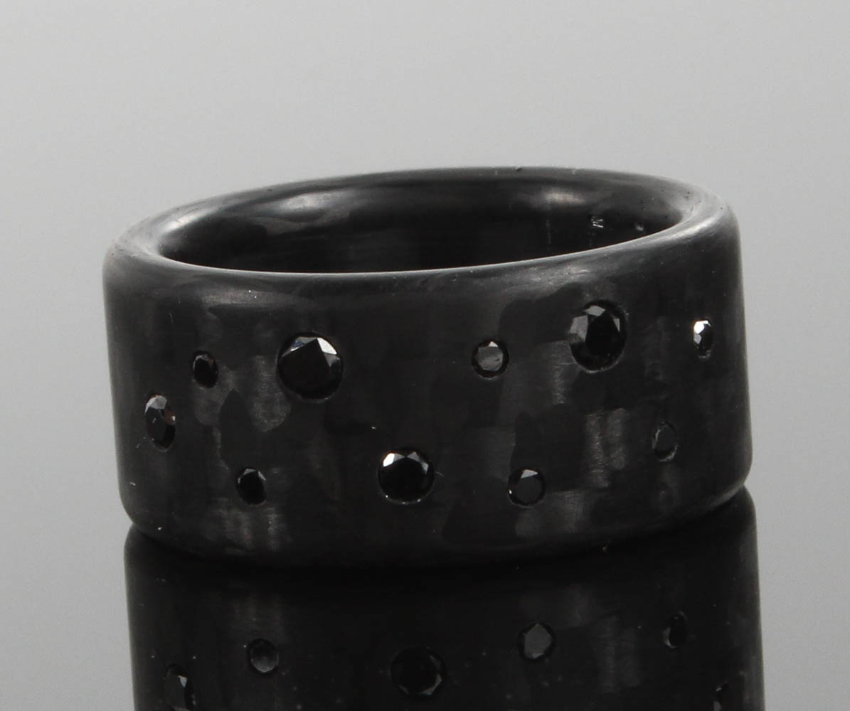 C6 by Anne Cohen. 'Black carbon ring med sorte diamanter, 0.22 ct. | Lauritz.com