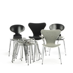 Arne Jacobsen. 4 stole samt 9 stel