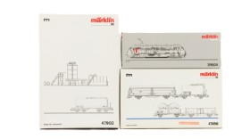 Märklin 39604+47898+47902 Digital HO: Electric locomotive Re 460, 'Henkel' car set and 'Fuel' car set (3)