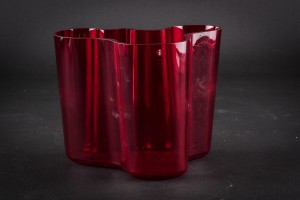salami scramble respons Alvar Aalto for Ittala. Savoy vase af rødt glas nr. 552, signeret -  Lauritz.com