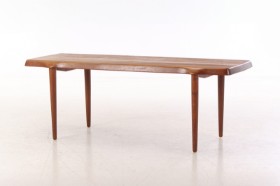 Kristian Rasmussen / John Boné. Sofabord af massiv teak, 1950'erne