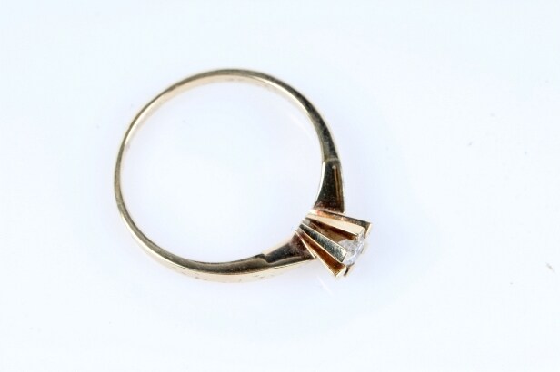Prinsesse ring m/ brillant, 14 kt guld , 0.15 ct. Aagaard Design.