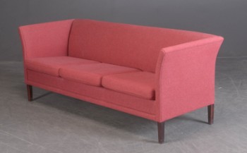 Nielaus Jeki. Tre-pers. sofa, model London,