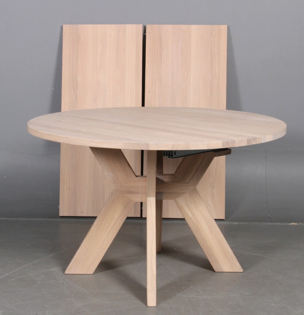 Kristensen&Kristensen. Round dining table with a tabletop in 30 mm