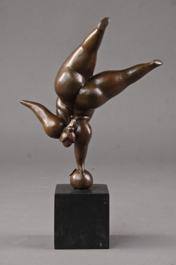 Kvindefigur af bronze