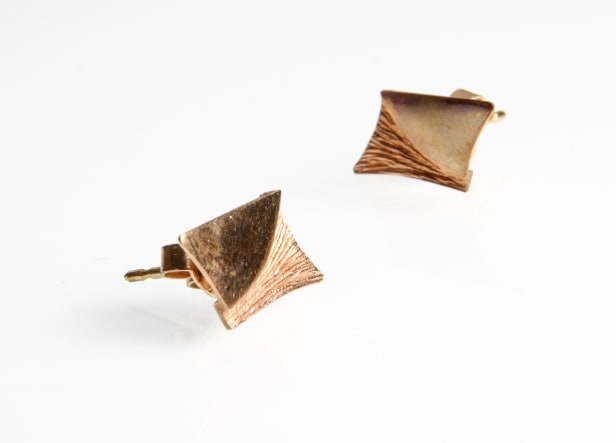 5 pairs of Siersbøl earrings made of 8 kt. gold. (5)