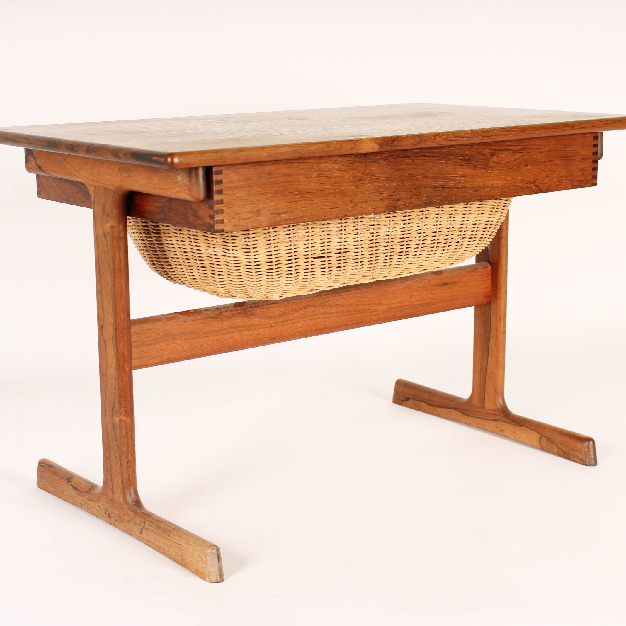 Kai Kristiansen. Rosewood sewing table | Lauritz.com