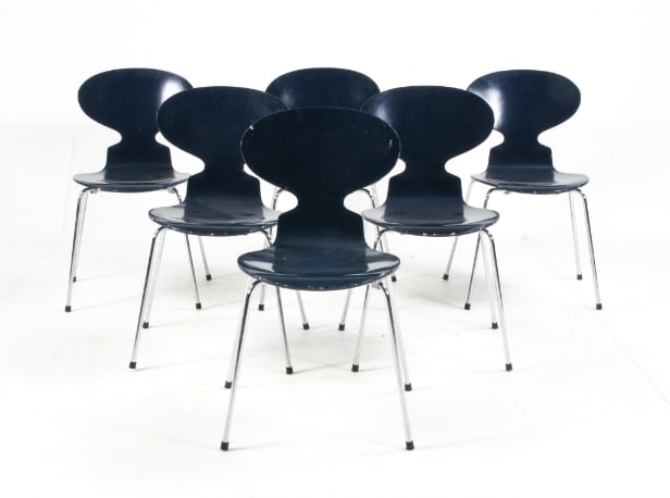 Arne Jacobsen. Myren. Seks spisestole / stabelstole, model 3101 (6)