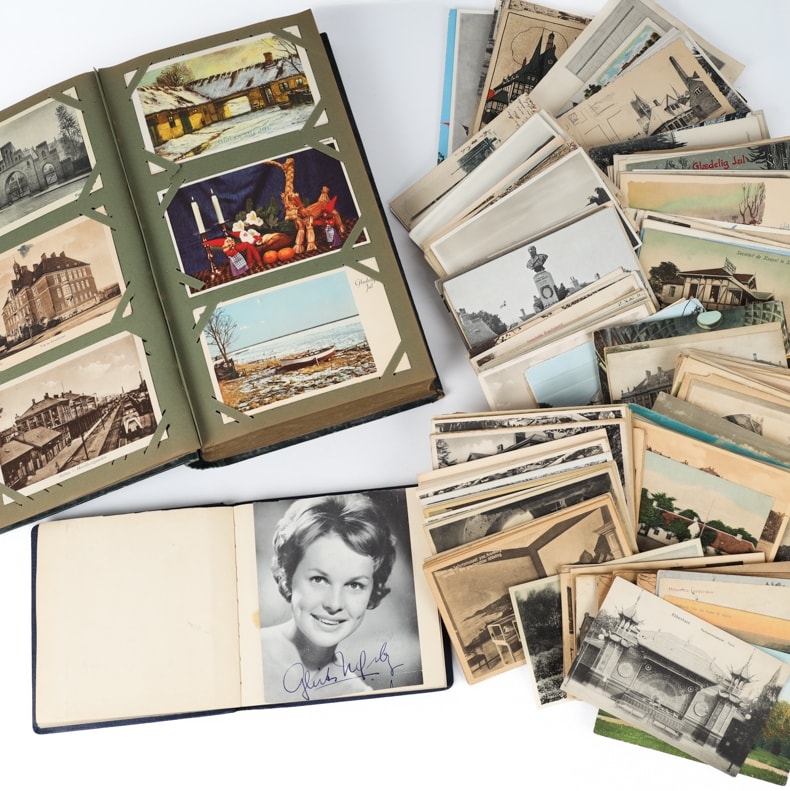 A collection of postcards and autograph book | Lauritz.com