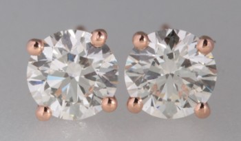 Øreringe i 18kt med brillantslebne diamanter 1,24ct