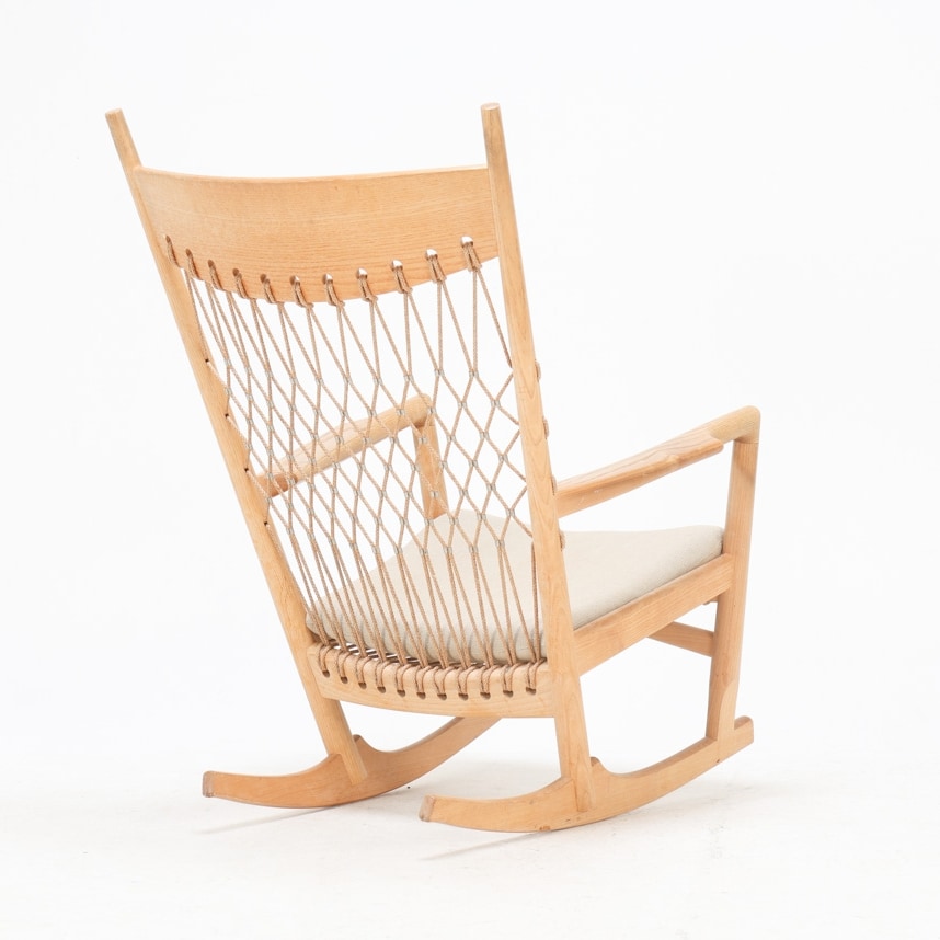 Hans J. Wegner: Rocking chair made of ash, model PP124) | Lauritz.com