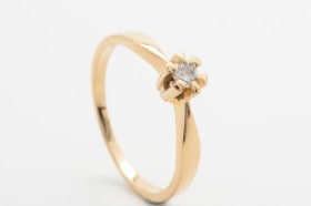 Solitairering med brillant på ca. 0.10 ct. 14 kt. guld, str. 54