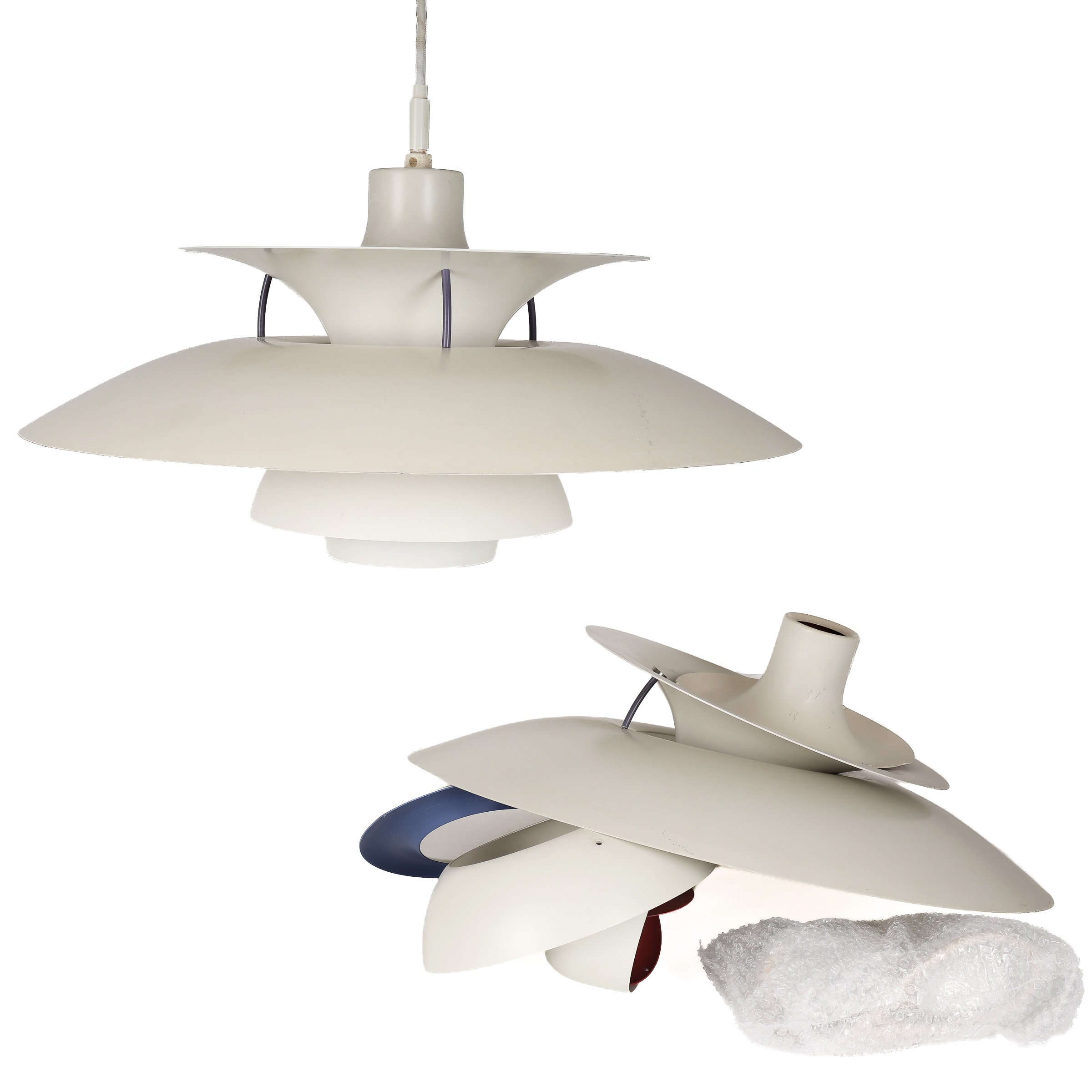 Poul Henningsen: Two PH5 pendant lamps with shades of white lacquered metal. (2)