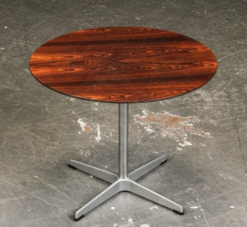 Arne Jacobsen. Cafébord af palisander