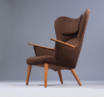 Hans J. Wegner, Mama Bear lounge chair, model AP28