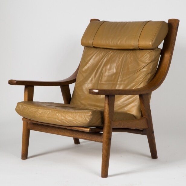 Lænestol med armlæn, GE-530 af Hans J. Wegner, træ, læder, brun Denne vare er sat til omsalg under nyt varenummer 4436366