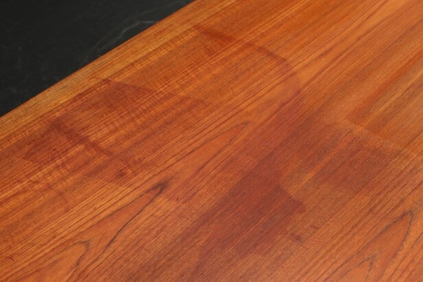 Finn Juhl. Skrivebord af teak