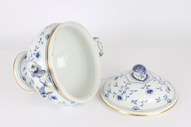 Bing & Grondahl: 'Butterfly' porcelain tureen, circa 1898-1902