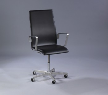 Arne Jacobsen. Oxford kontorstol, model 3291 Sort læder.
