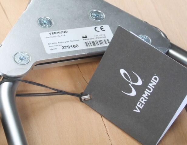 Vermund Larsen. To armstole model VL 118 (2)