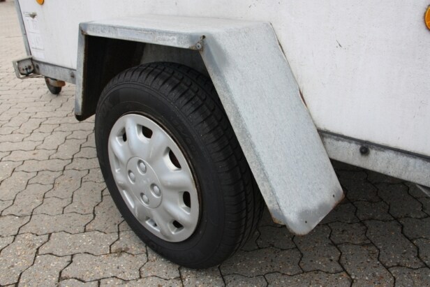 Brenderup lukket trailer med rampe. 750 kg.