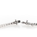 Tennis bracelet with diamonds of 18 kt. white gold, approx. 5.00 ct..