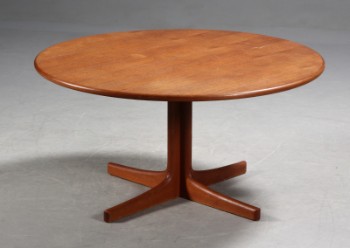 Dansk møbelproducent. Rundt sofabord, teaktræ