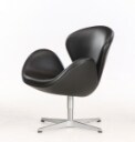 Arne Jacobsen. Lænestol 'Svanen', model 3320, sort læder