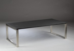 Design. Sofabord med stel af rustfrit stål og valset skifferplade Denne vare er sat til under nyt varenummer 3850114 - Lauritz.com