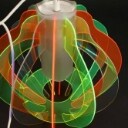 Dansk lampeproducent. Par pendler af farvet plexiglas/plast (2).