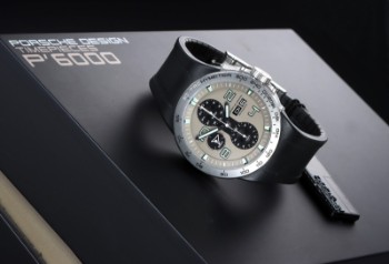 Porsche Design Flat Six. Automatic mens watch in steel with gray dial - box + certificate. 2009