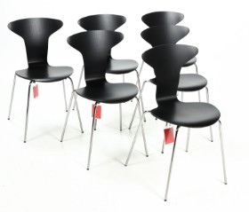 Arne Jacobsen. Seks Munkegaardsstole, sort ask. (6)