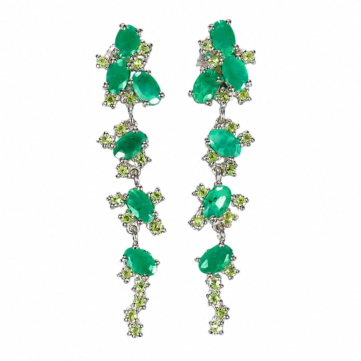 Earrings in rhodium-plated sterling silver with emeralds and peridots
