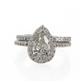 Badgley Mischka. Haloring og alliancering prydet med lab-grown diamanter af 14 kt hvidguld, ca 3.00 ct Str. 54,5