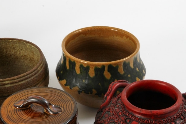 Large collection primarily Danish ceramics including Gerd Bøgelund (24)