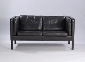 Børge Mogensen. To-pers. sofa i sort læder, model 2335