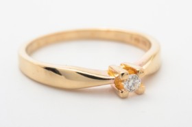 Solitairering med brillant på ca. 0.05 ct. 14 kt. guld. Str. 54