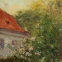 Wilhelm Otto Peters, norsk maler. Ung pige på en græsskråning med hus og børn, der leger skjul, i baggrunden. Olie på lærred.